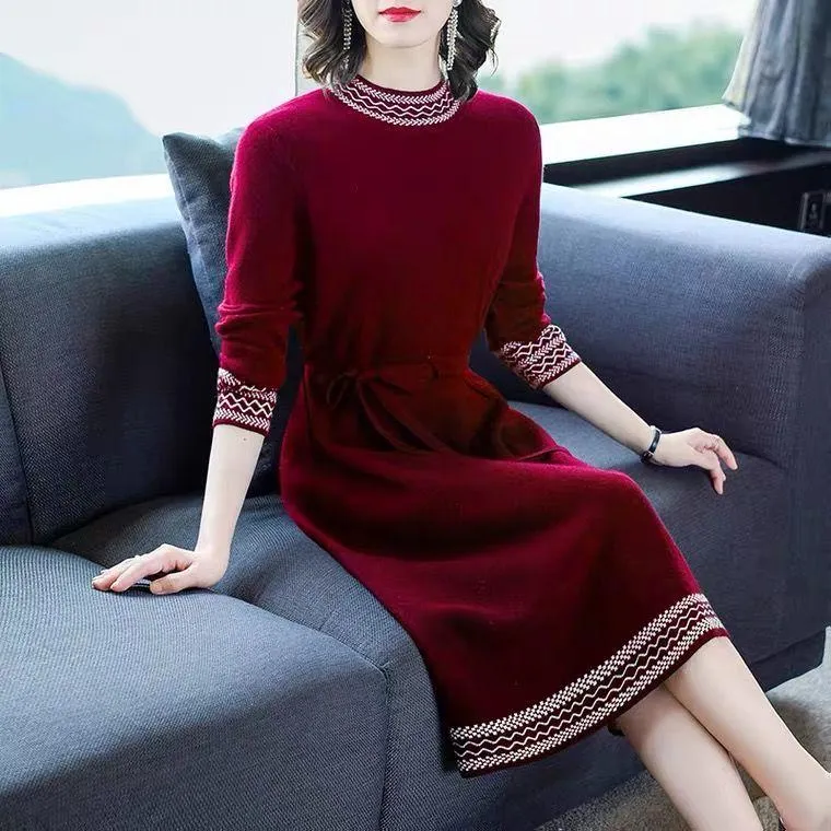 Autumn and Winter Women's Sweaters, Female Students, Short High-necked Loose Korean Version of Wild Long-sleeved Bottoming Dress