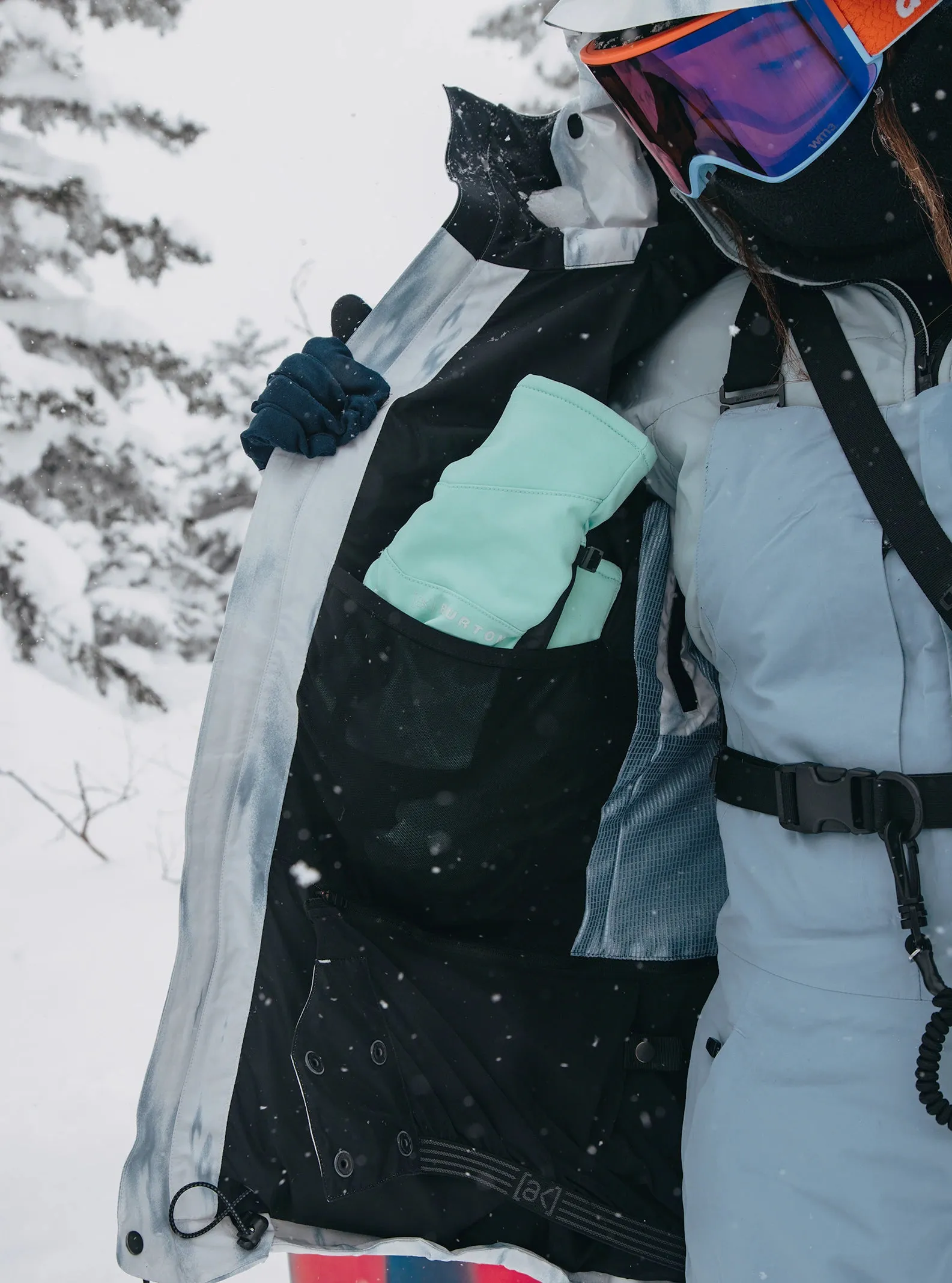 Burton [ak] Upshift GORE-TEX Jacket Womens 2025 Mystify Flame