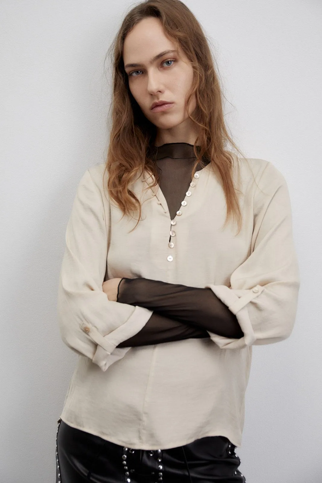Buttons loose-fit blouse - Beige