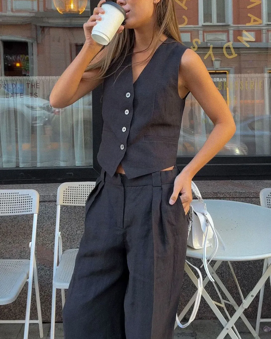 Comfortable linen sleeveless vest and low-rise pants set