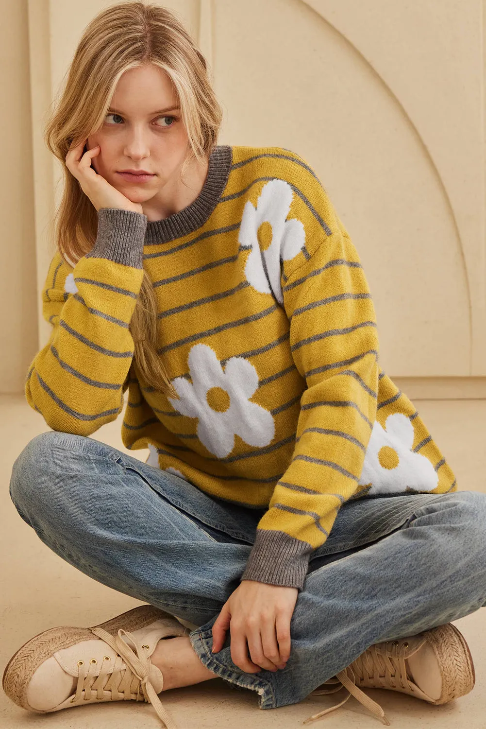 KaleaBoutique Daisy Floral Knitted Round Neck Sweater