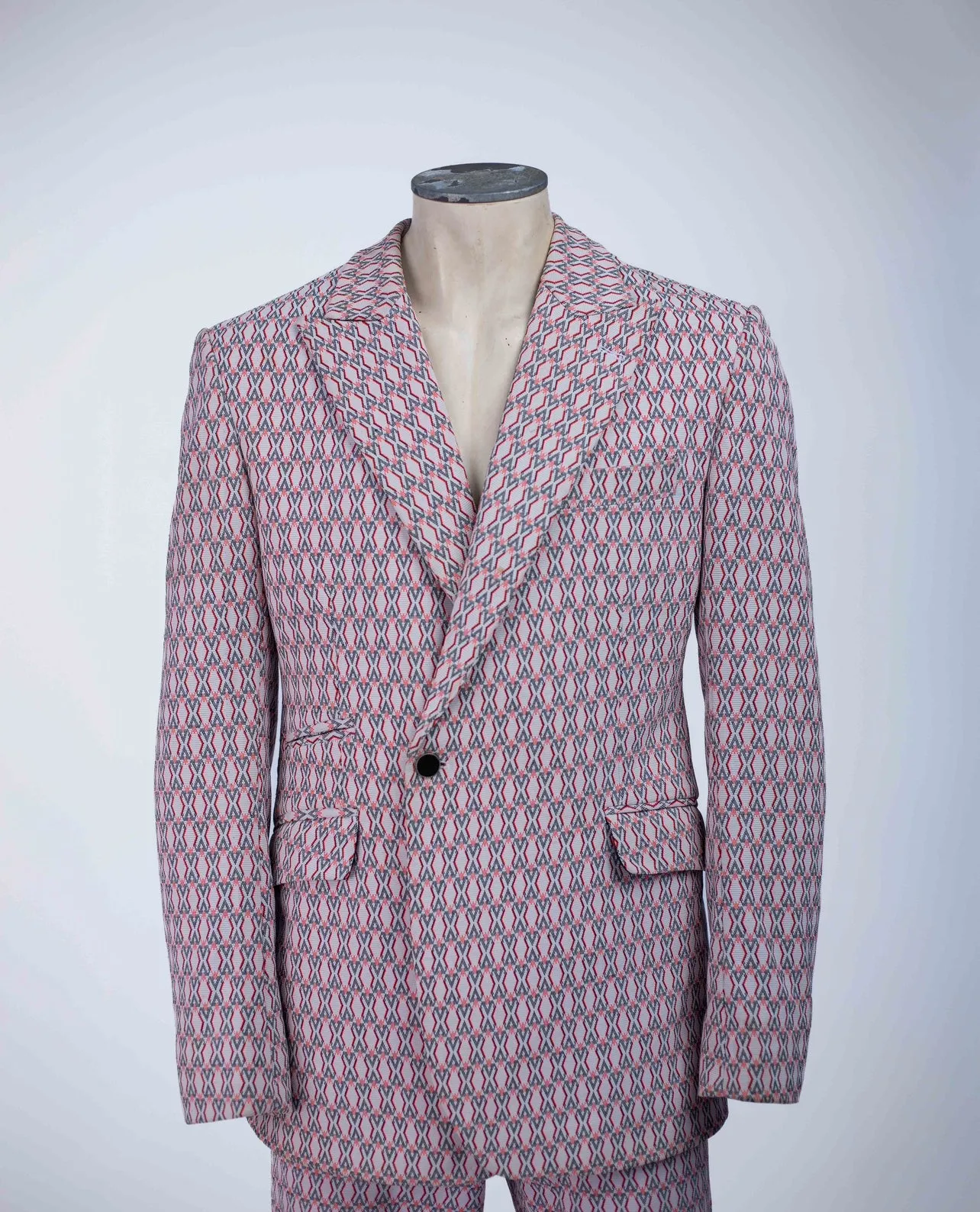 Kamsi Tcharles HunterX Suit