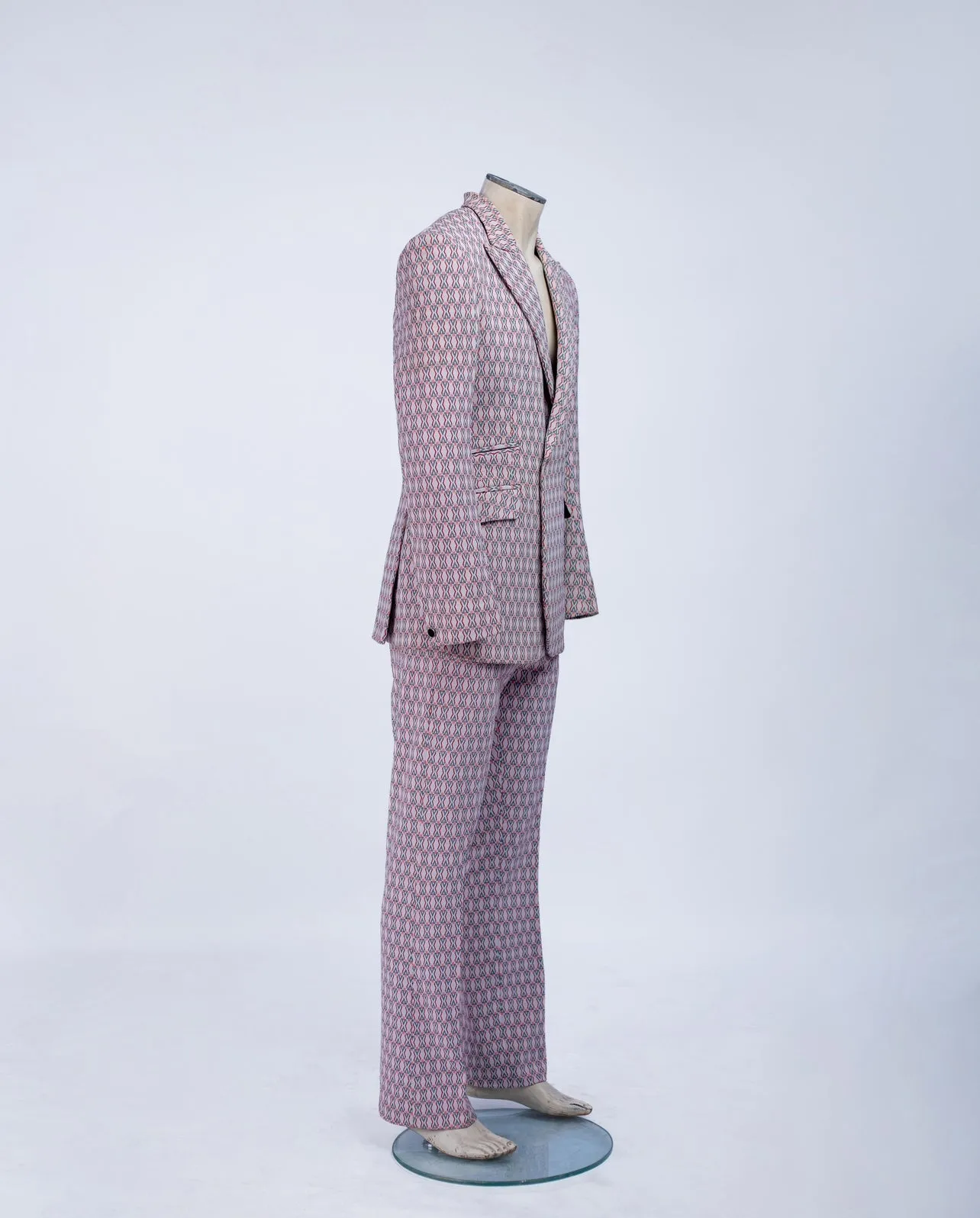 Kamsi Tcharles HunterX Suit
