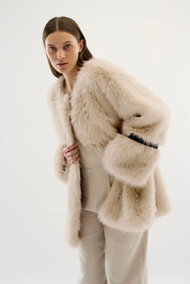 KBS Pearly Fur Coat | Silver Cloud