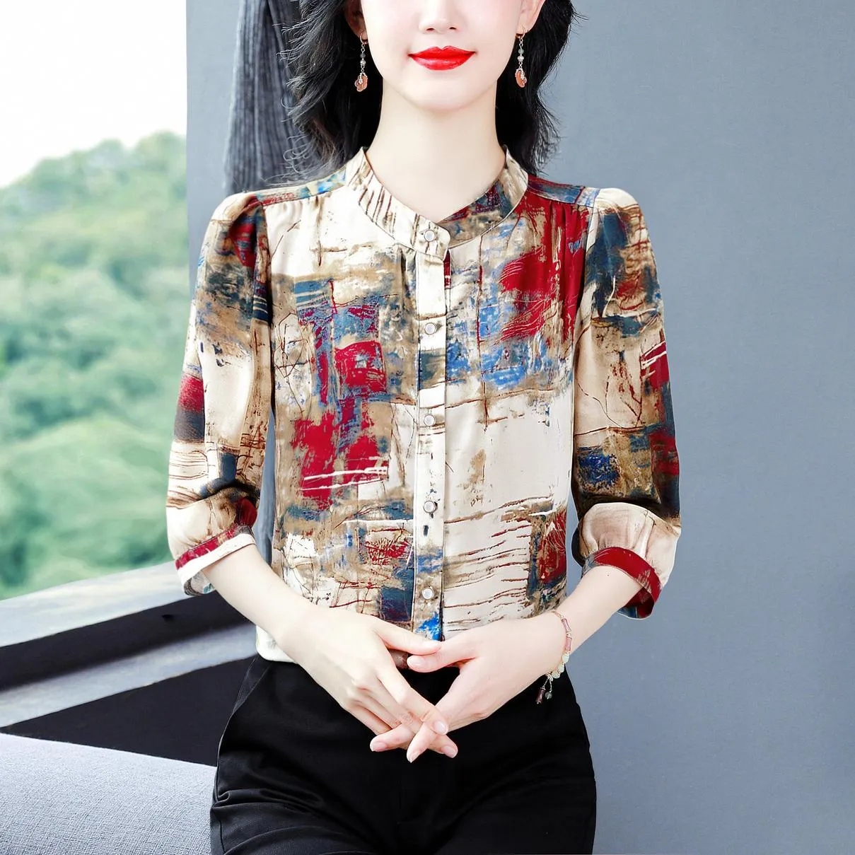 Loose-fit Oil Painting Style Blouse with Band Neckline