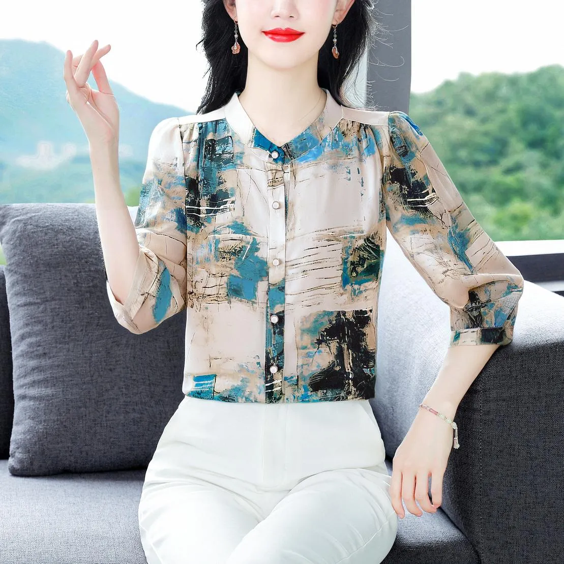 Loose-fit Oil Painting Style Blouse with Band Neckline