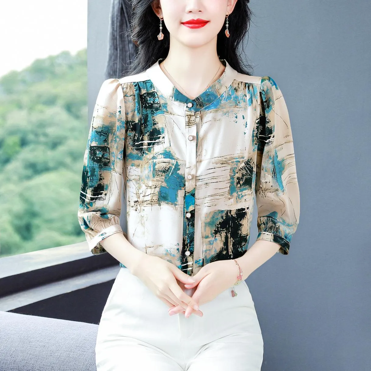 Loose-fit Oil Painting Style Blouse with Band Neckline