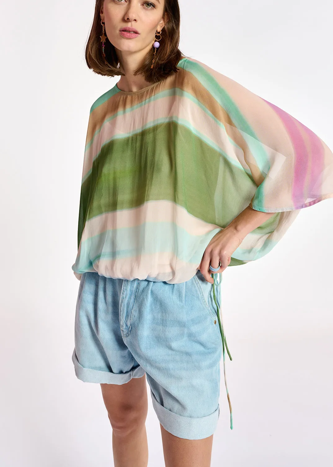 Multicolor voluminous sheer top