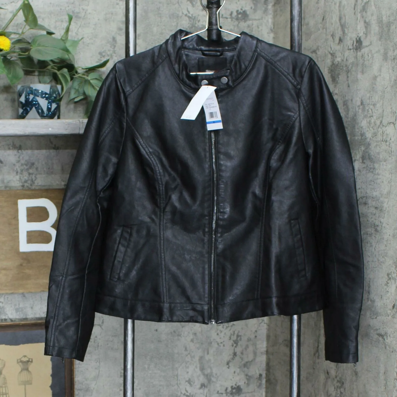 NWT Skinnygirl Women's The Modern Faux Leather Moto Jacket. 672197 X-Large