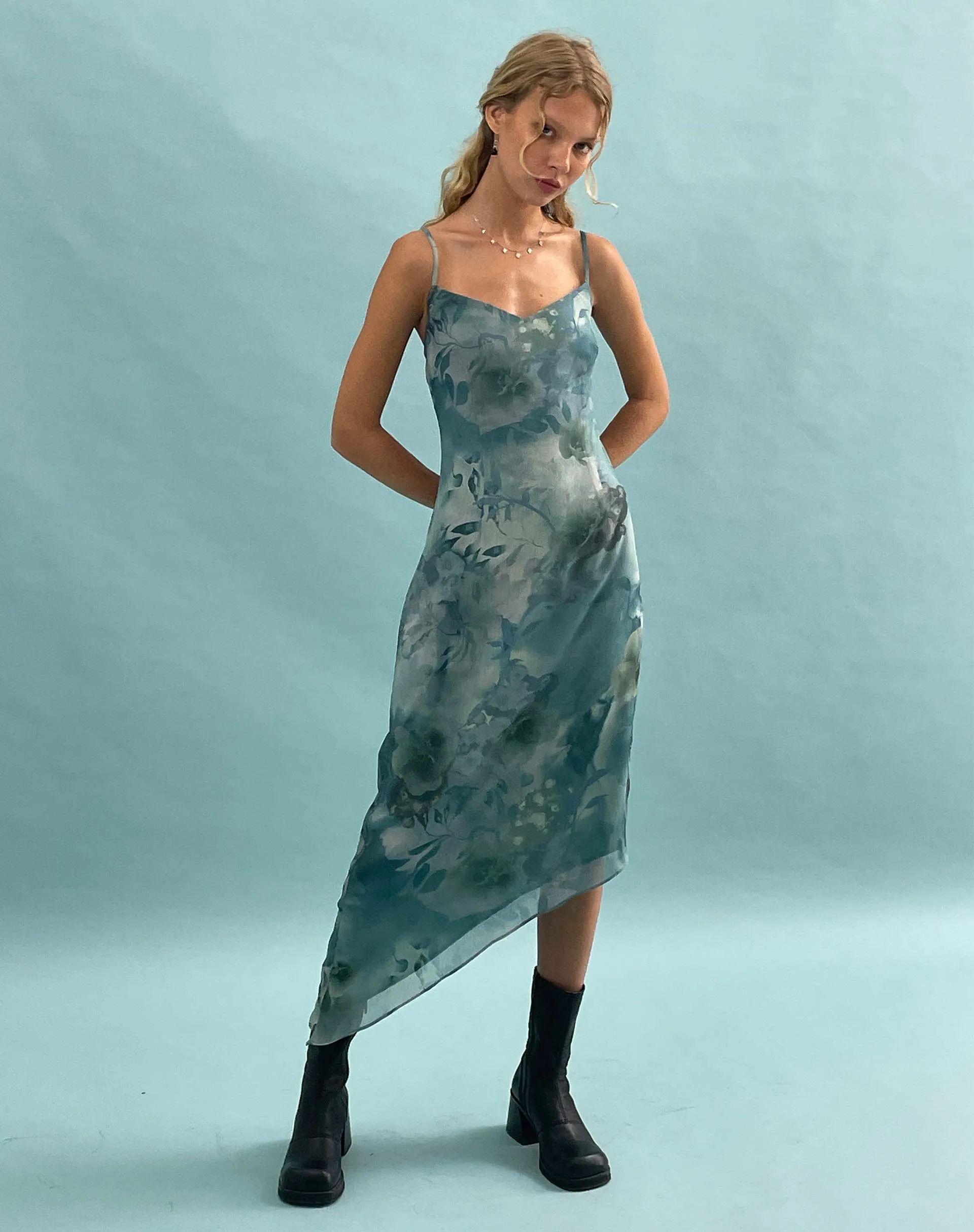 Preston Midi Dress in Watercolour Floral Blue