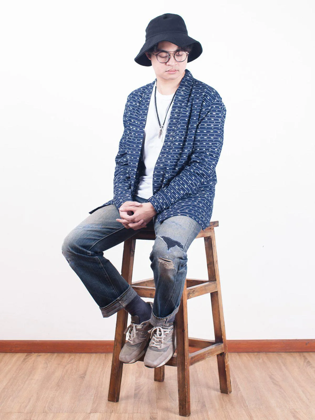 Qutn Throw On Indigo Diamond Print