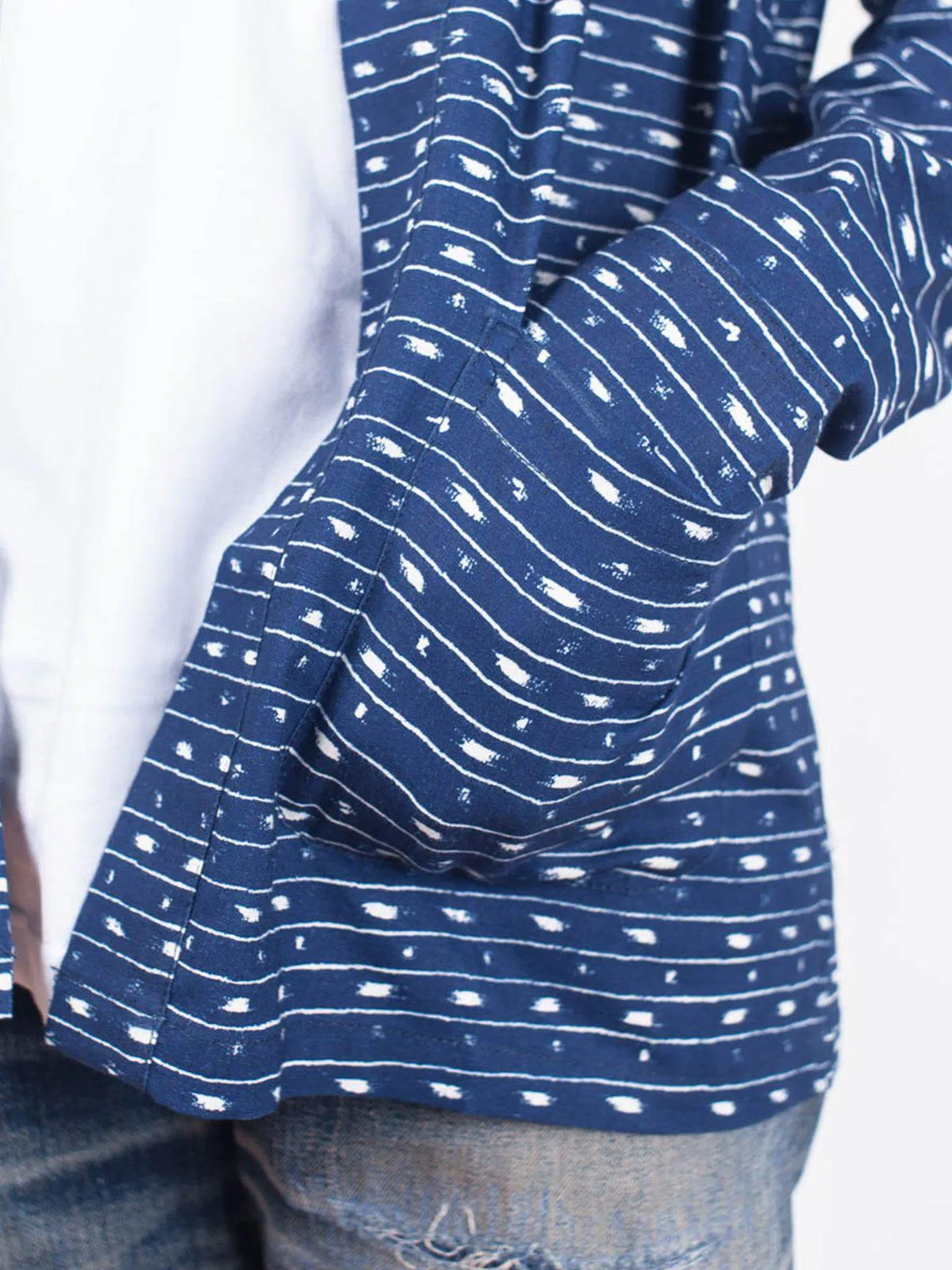 Qutn Throw On Indigo Diamond Print
