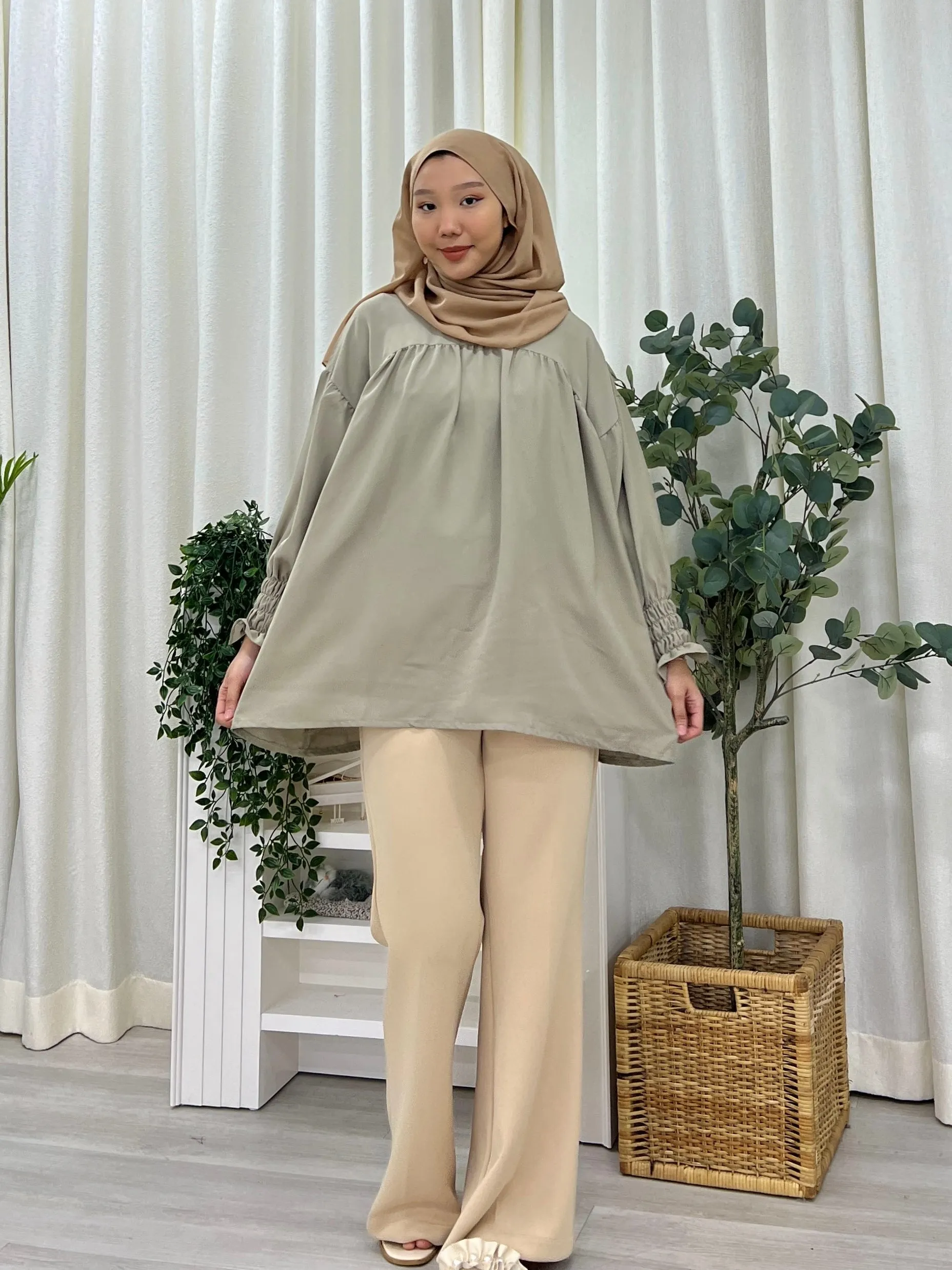 Simple Ruffle Flowy Blouse