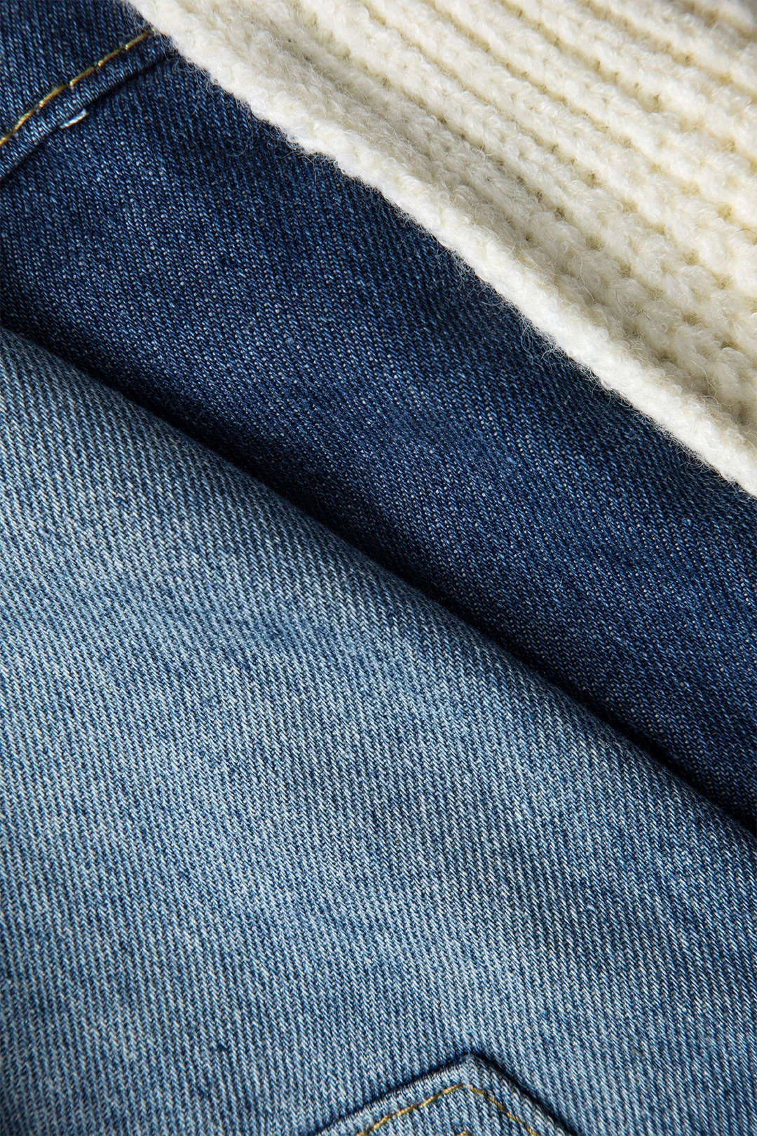 Vera - Cozy Patchwork Style Woman's Zipper Cardigan