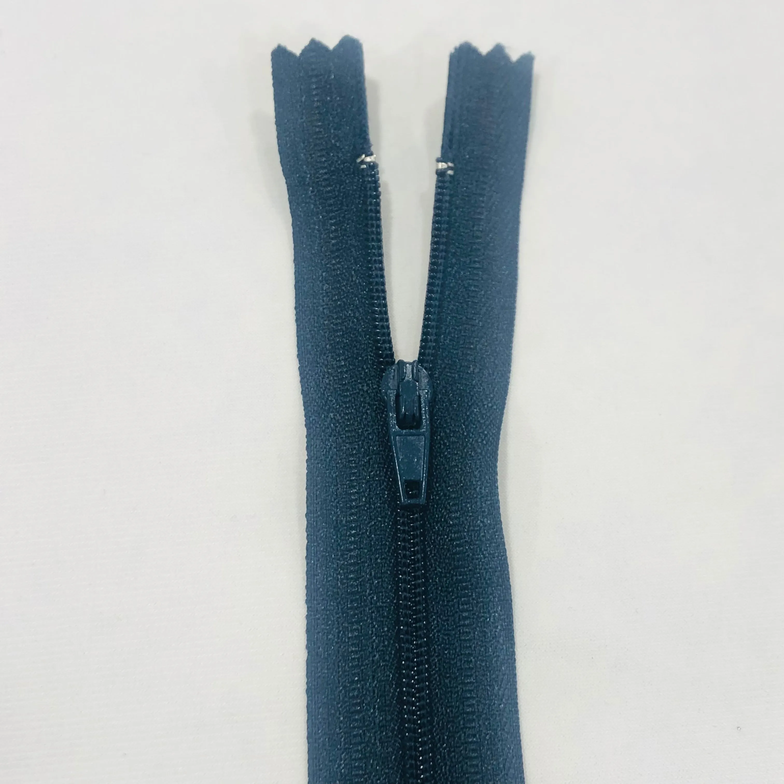 Vizzy Dress Zip - 18cm