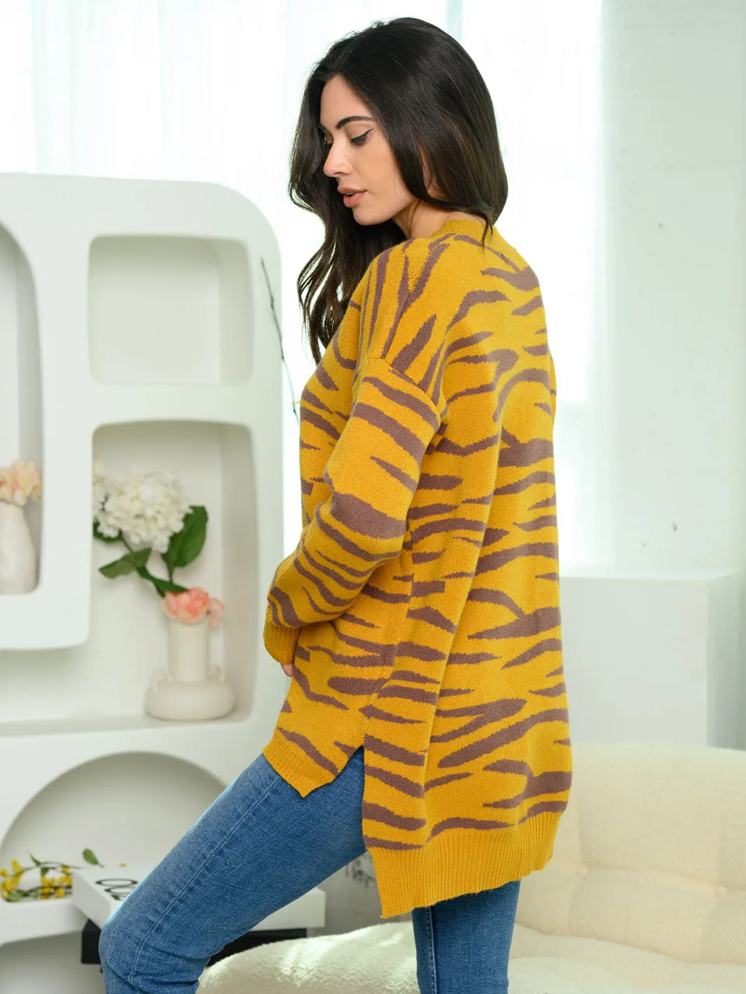 WOMEN'S LONG SLEEVE ZEBRA PATTERNED SWEATER